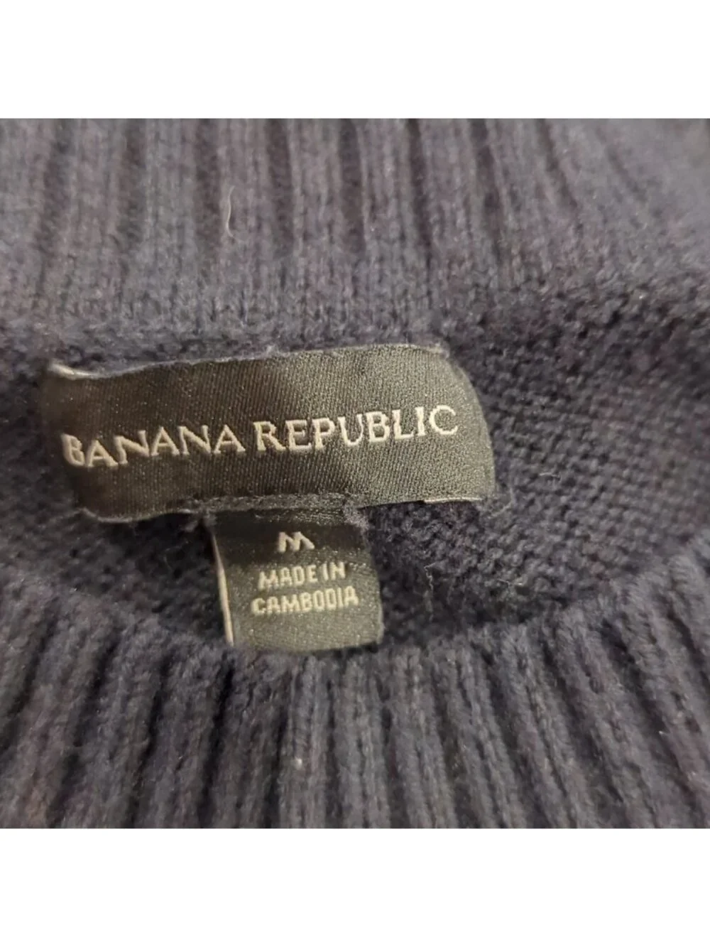 Banana Republic navy blue cable knit sweater